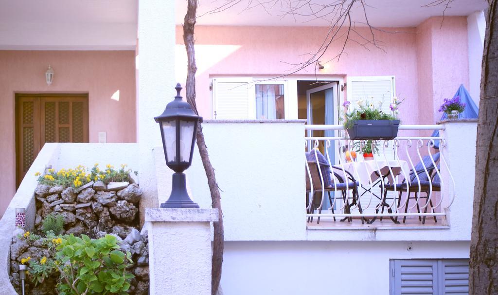 Apartment Andrea Baska Voda Luaran gambar