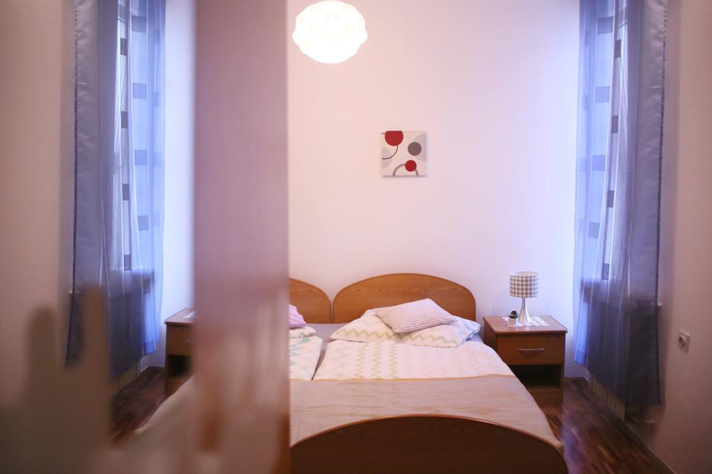 Apartment Andrea Baska Voda Luaran gambar
